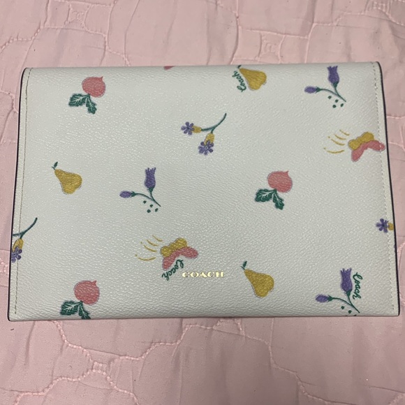 COACH clutch - Dreamy Veggie print - Picture 2 of 7